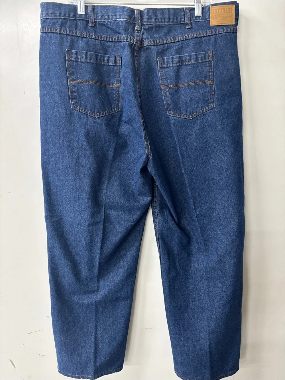Relaxed Fit Men's Indigo Jeans - Classic Casual Style